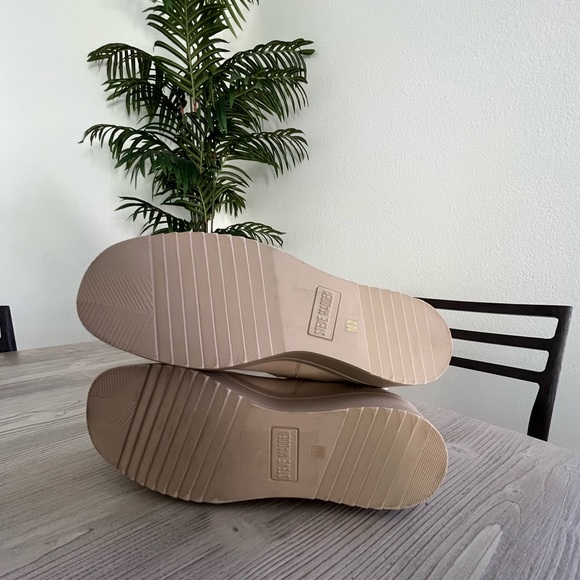 STEVE MADDEN-  Clarisa Chelsea Boot in color sand - Picture 11 of 11